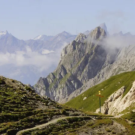 Апартаменти Les Olympiades-9 By Interhome *